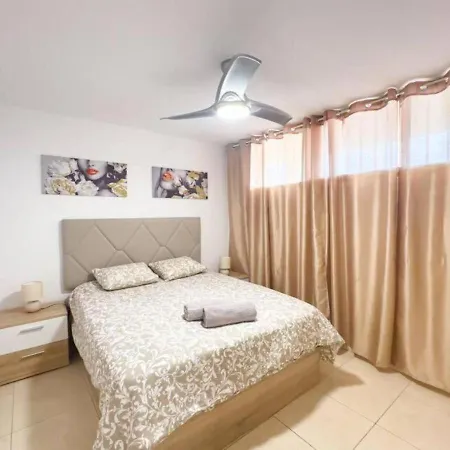 Sunny Ocean View Terrace 3br Retreat By The Ocean Costa Adeje 公寓