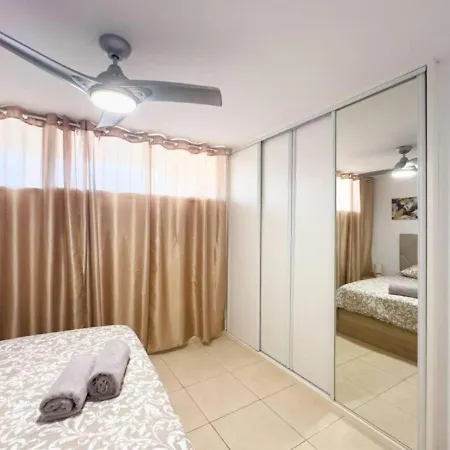 Sunny Ocean View Terrace 3br Retreat By The Ocean Costa Adeje 公寓