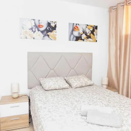 Sunny Ocean View Terrace 3br Retreat By The Ocean Costa Adeje 公寓 *