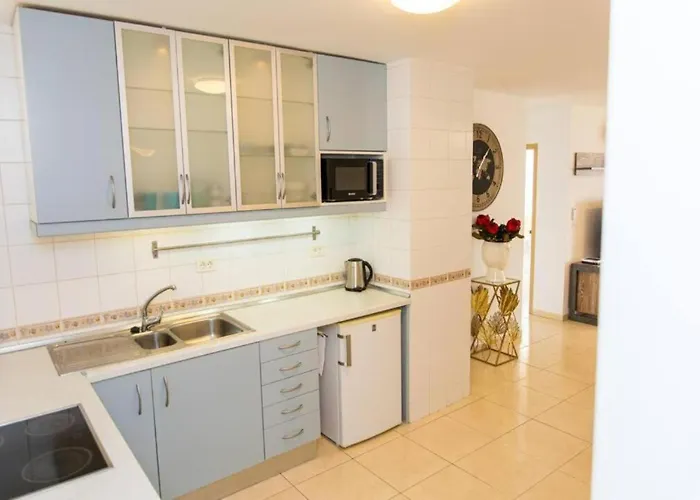 Sunny Ocean View Terrace 3br Retreat By The Ocean Costa Adeje Apartman