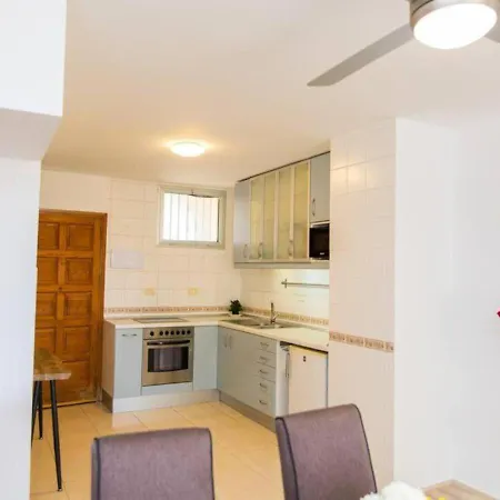 Sunny Ocean View Terrace 3br Retreat By The Ocean Costa Adeje 칼라오살바헤