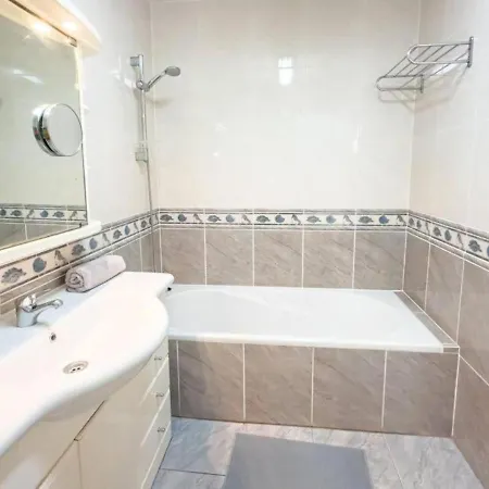 Sunny Ocean View Terrace 3br Retreat By The Ocean Costa Adeje 아파트 칼라오살바헤